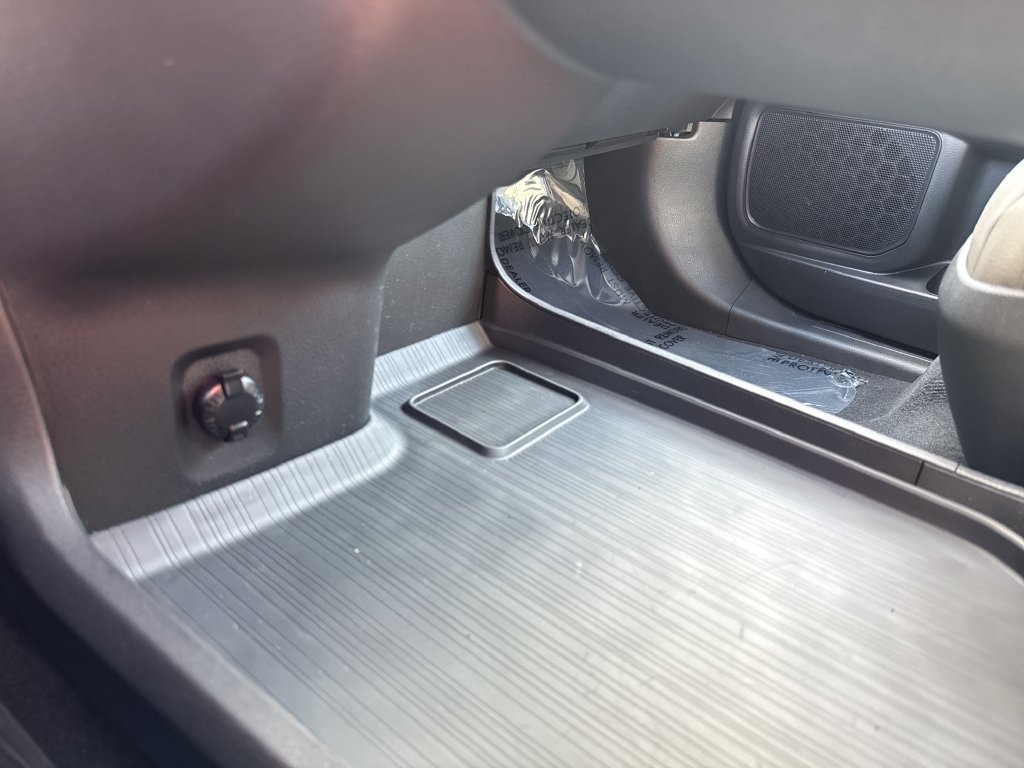 Used 2026 Toyota Sienna XLE AWD/4WD image 26