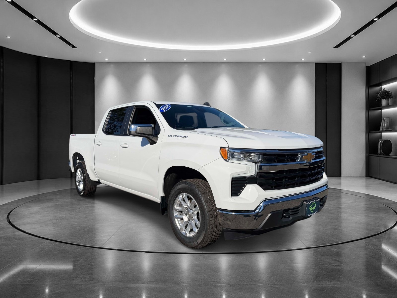 Used 2024 Chevrolet Silverado 1500 LT AWD/4WD image 2