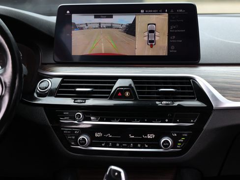 Used 2021 BMW 540i w/ Premium Package RWD image 44