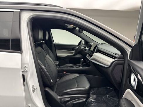 Used 2023 Jeep Compass Limited image 16