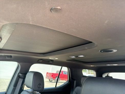 Used 2023 Chevrolet Traverse RS image 20