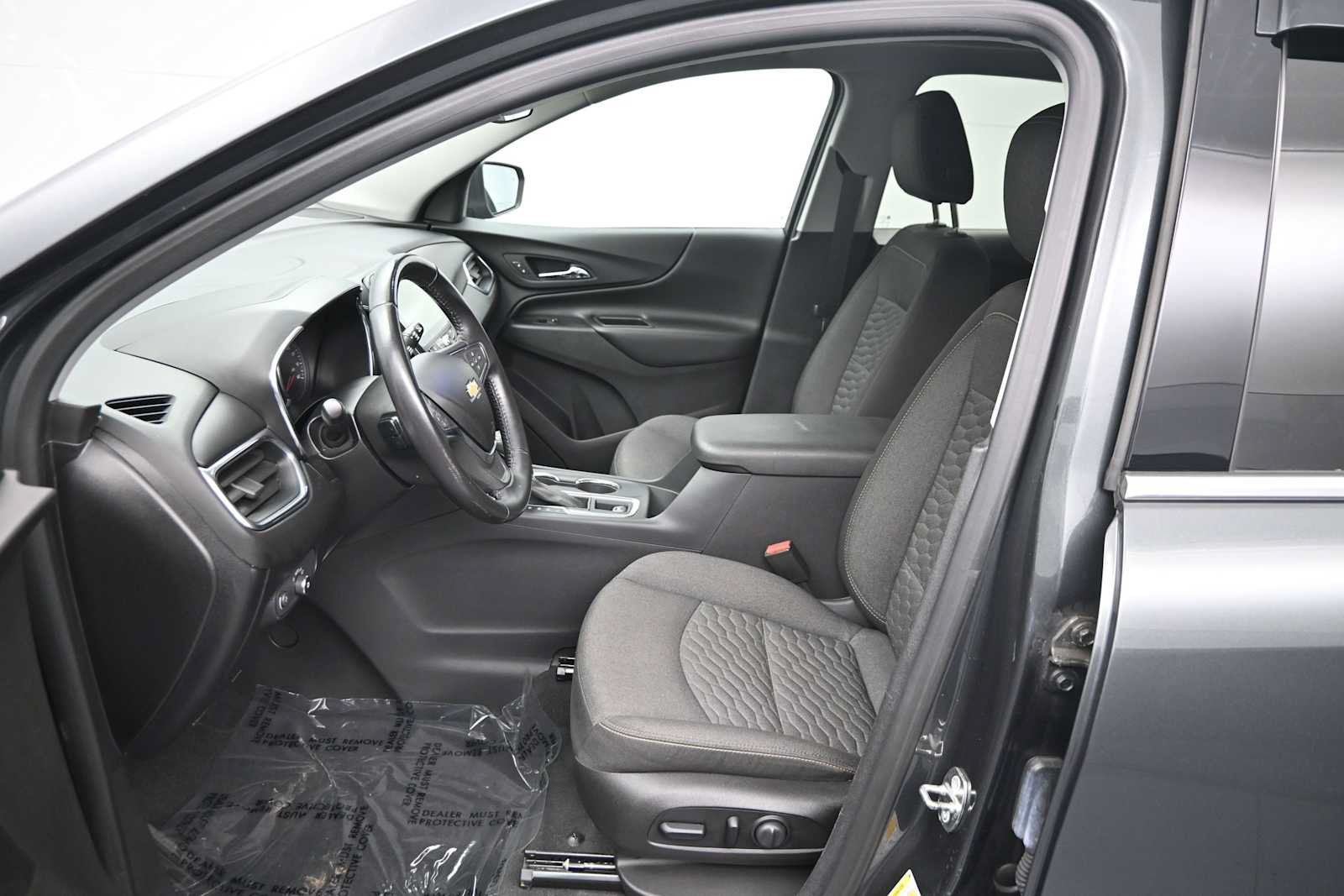 Used 2019 Chevrolet Equinox LT w/ Sun & Navigation Package AWD/4WD image 10