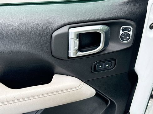 Used 2021 Jeep Wrangler Unlimited Sahara image 19