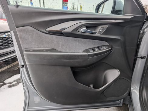 Used 2023 Chevrolet TrailBlazer LT w/ Convenience Package image 9