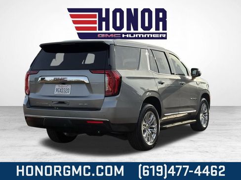 Used 2023 GMC Yukon SLT w/ SLT Premium Package image 3