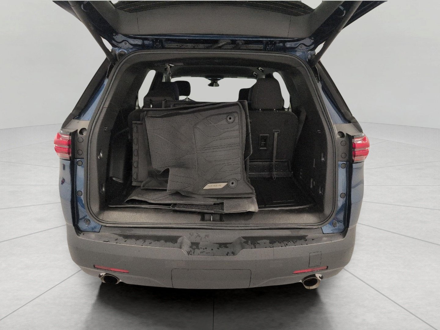 Used 2023 Chevrolet Traverse LT w/ LPO, Floor Liner Package AWD/4WD image 15