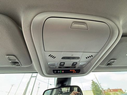 Used 2023 GMC Acadia AT4 w/ Technology Package AWD/4WD image 34