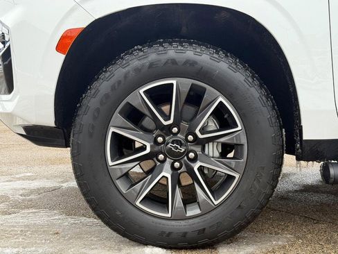 Used 2022 Chevrolet Tahoe Z71 w/ Z71 Off-Road Package image 12