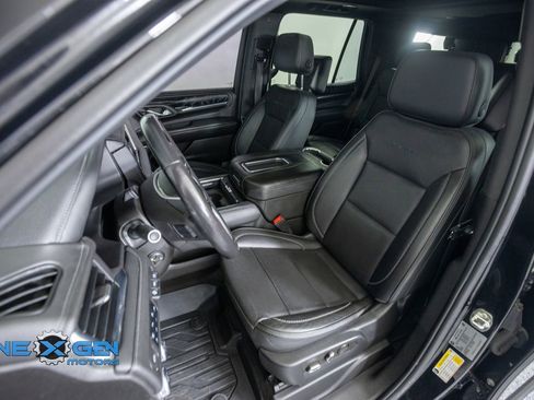 Used 2023 GMC Yukon Denali w/ Advanced Technology Package AWD/4WD image 24