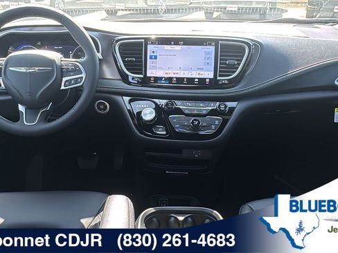 New 2026 Chrysler Pacifica Select FWD image 16