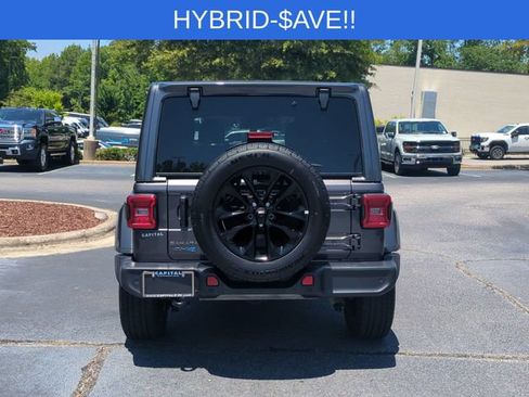 Used 2025 Jeep Wrangler Unlimited Sahara w/ Safety Group AWD/4WD image 4