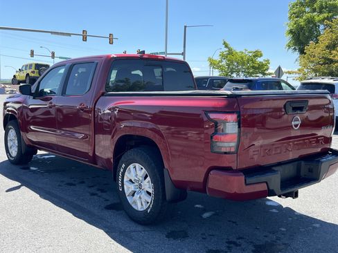Used 2023 Nissan Frontier SV AWD/4WD image 8