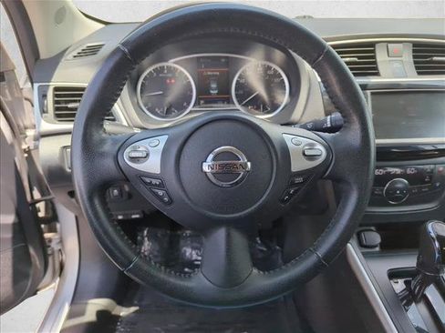 Used 2019 Nissan Sentra SV FWD image 22