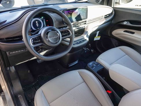New 2025 FIAT 500 e image 11