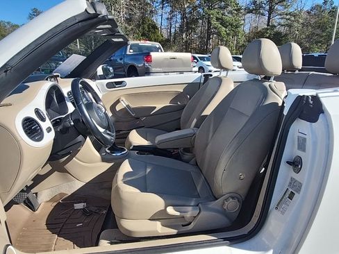 Used 2013 Volkswagen Beetle TDI image 24