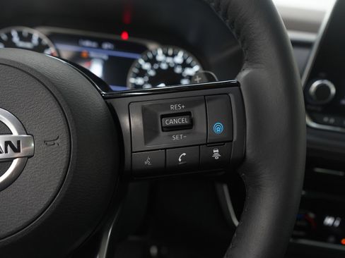 Used 2021 Nissan Rogue SV w/ Premium Package image 27