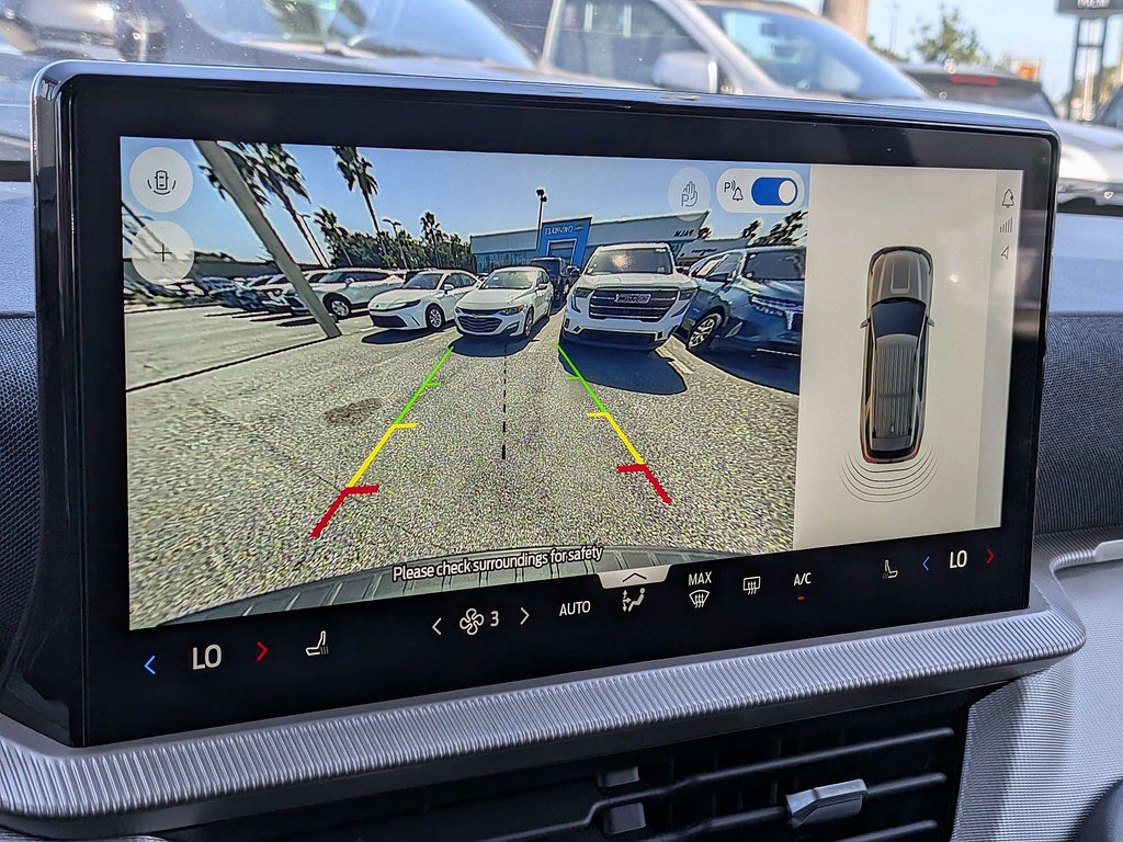Used 2025 Ford Explorer Active RWD image 19