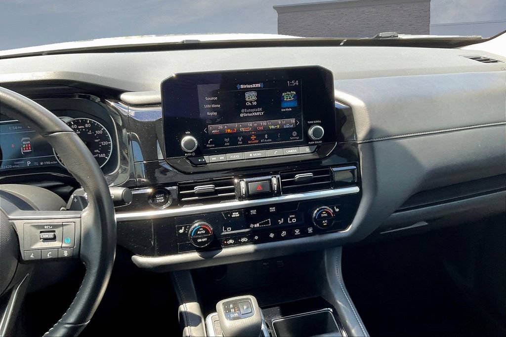 Used 2025 Nissan Pathfinder SV FWD image 9