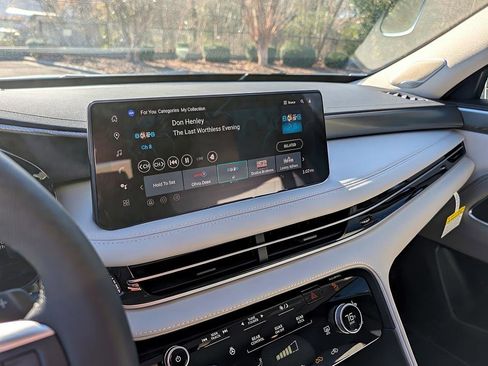 New 2026 INFINITI QX60 Luxe w/ Family Package image 17