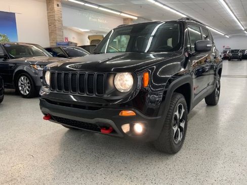 Used 2019 Jeep Renegade Trailhawk image 2