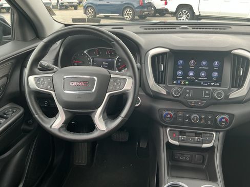Used 2024 GMC Terrain SLT AWD/4WD image 7