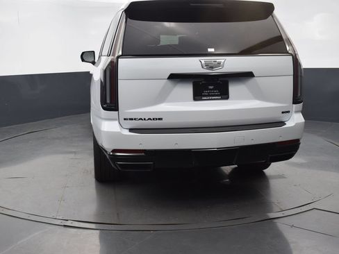 Certified 2026 Cadillac Escalade ESV Platinum Sport w/ LPO, ONYX Package AWD/4WD image 5