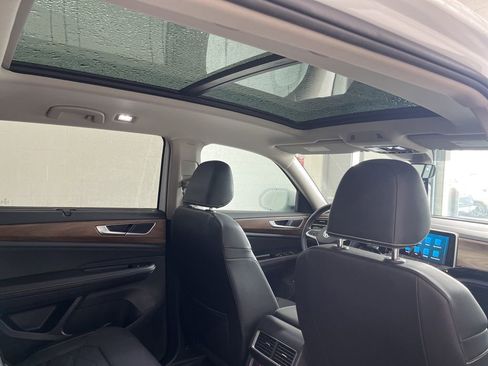 New 2025 Volkswagen Atlas SE image 35