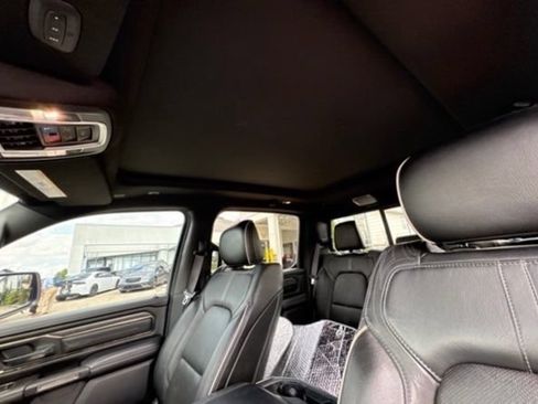 Used 2020 RAM 1500 Limited w/ Black Appearance Package AWD/4WD image 13