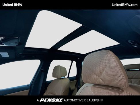Used 2025 BMW X5 sDrive40i w/ Executive Package RWD image 12