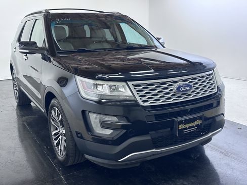 Used 2016 Ford Explorer Platinum AWD/4WD image 2