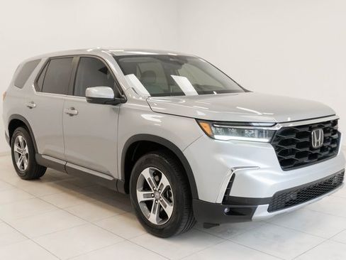 Used 2025 Honda Pilot EX-L image 7