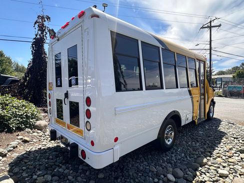 Used 2014 Chevrolet Express 3500 RWD image 7