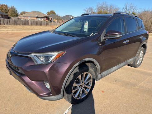 Used 2018 Toyota RAV4 Limited image 1