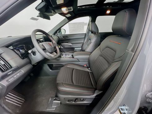 New 2026 Nissan Pathfinder Rock Creek image 18