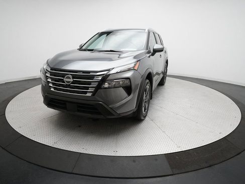 Used 2024 Nissan Rogue SV w/ SV Premium Package image 34