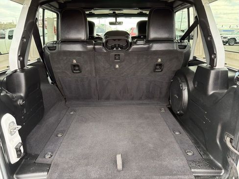 Used 2018 Jeep Wrangler Unlimited Rubicon image 8