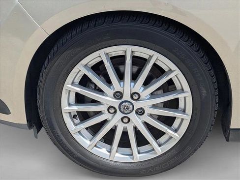 Used 2016 Ford C-MAX SEL w/ Equipment Group 302A FWD image 10