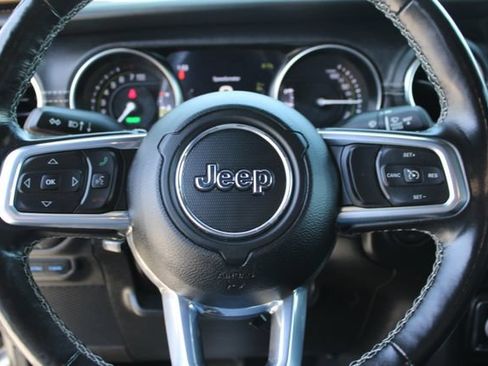Used 2023 Jeep Wrangler Unlimited Sahara w/ Cold Weather Group AWD/4WD image 17