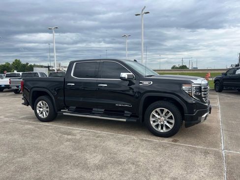 Used 2023 GMC Sierra 1500 Denali w/ Technology Package AWD/4WD image 7