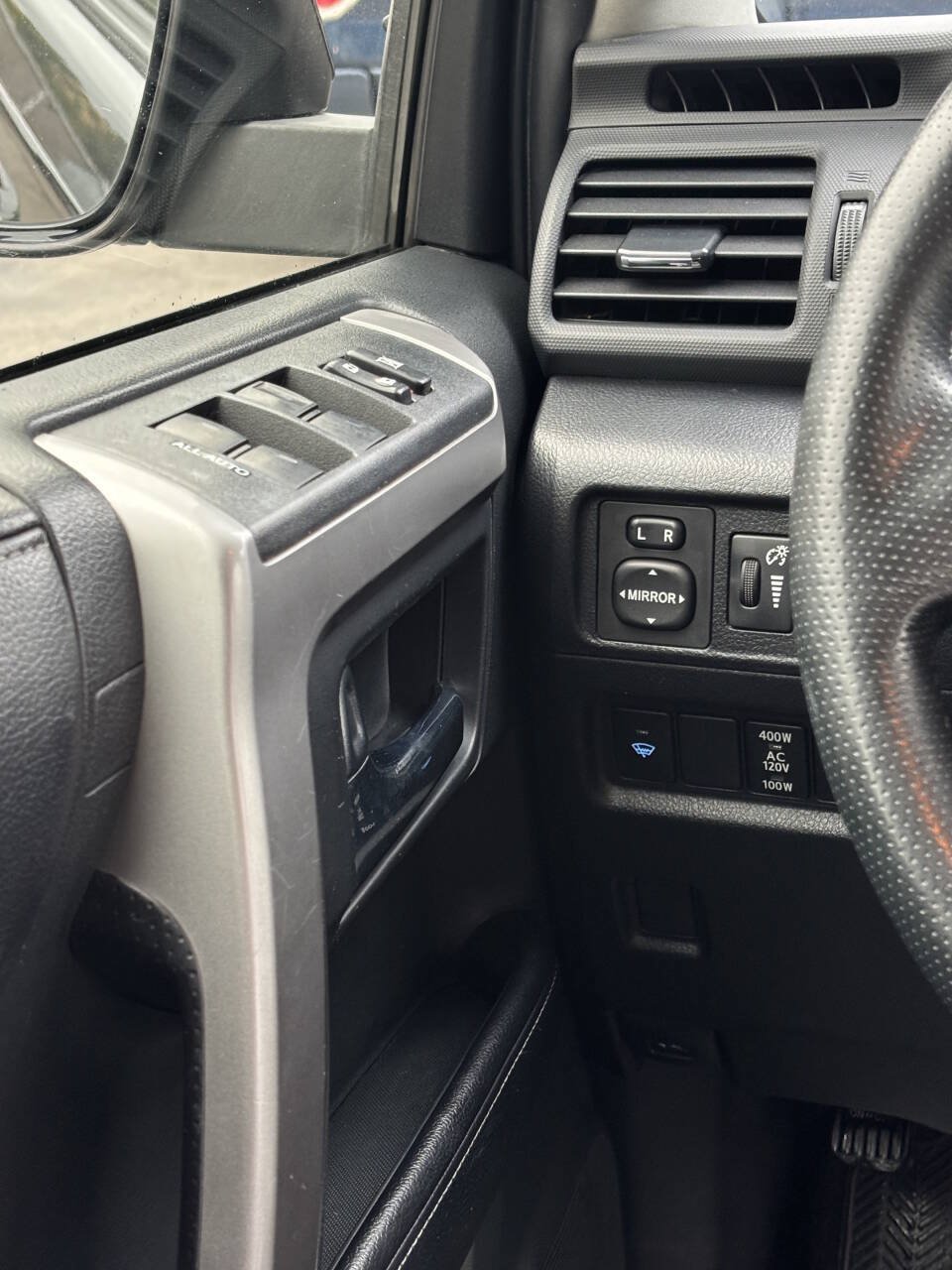 Used 2016 Toyota 4Runner SR5 AWD/4WD image 28