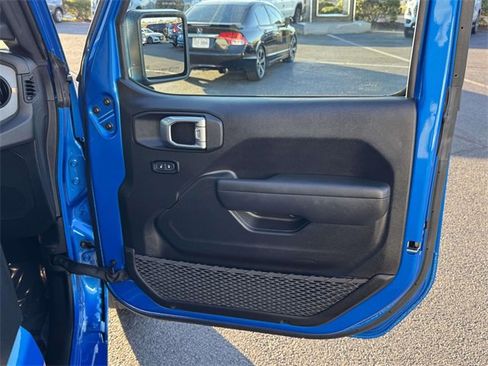 Used 2025 Jeep Wrangler Sport S image 6