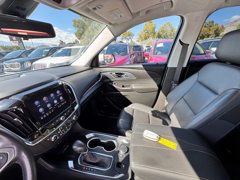 Used 2021 Chevrolet Traverse Premier AWD/4WD image 12
