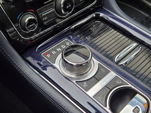 Used 2011 Jaguar XJ L image 20