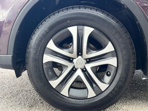 Used 2018 Toyota RAV4 LE w/ All Weather Liner Package image 10