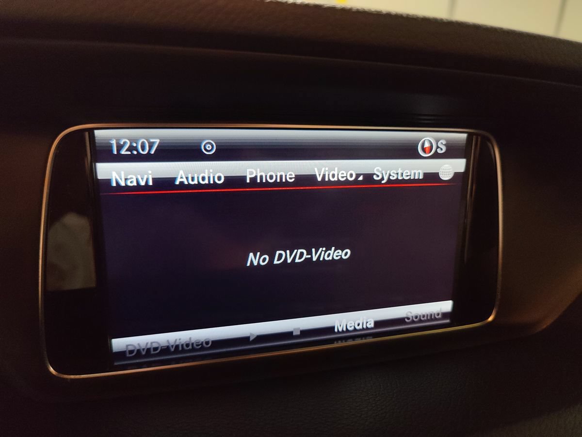 Used 2014 Mercedes-Benz E 350 4MATIC Wagon image 37