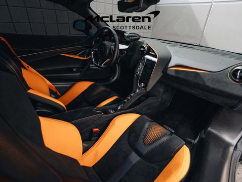 Used 2024 McLaren 750S Spider image 30
