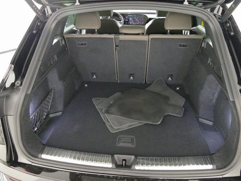 Certified 2025 Audi Q5 Premium w/ Convenience Package image 29