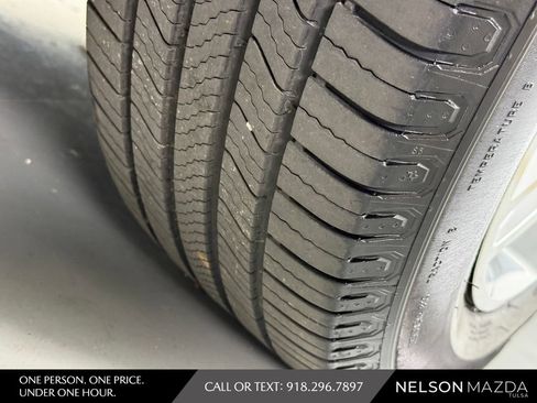 Used 2017 Ford Edge SEL w/ Equipment Group 201A FWD image 14