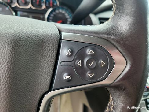 Used 2016 Chevrolet Suburban LTZ RWD image 25