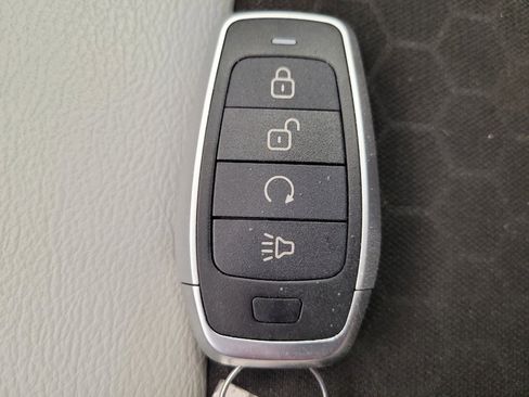 Used 2020 Jeep Compass Latitude FWD image 32